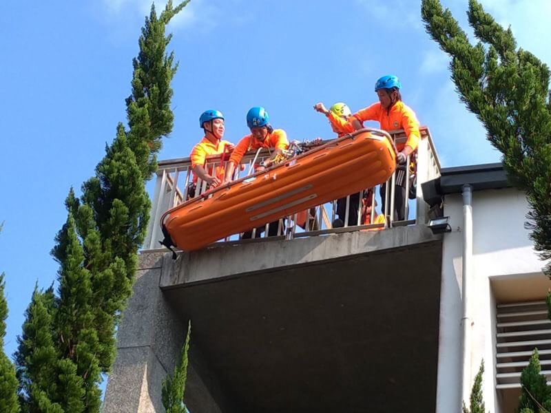 北區搜救委員會低岩角擔架進出演練