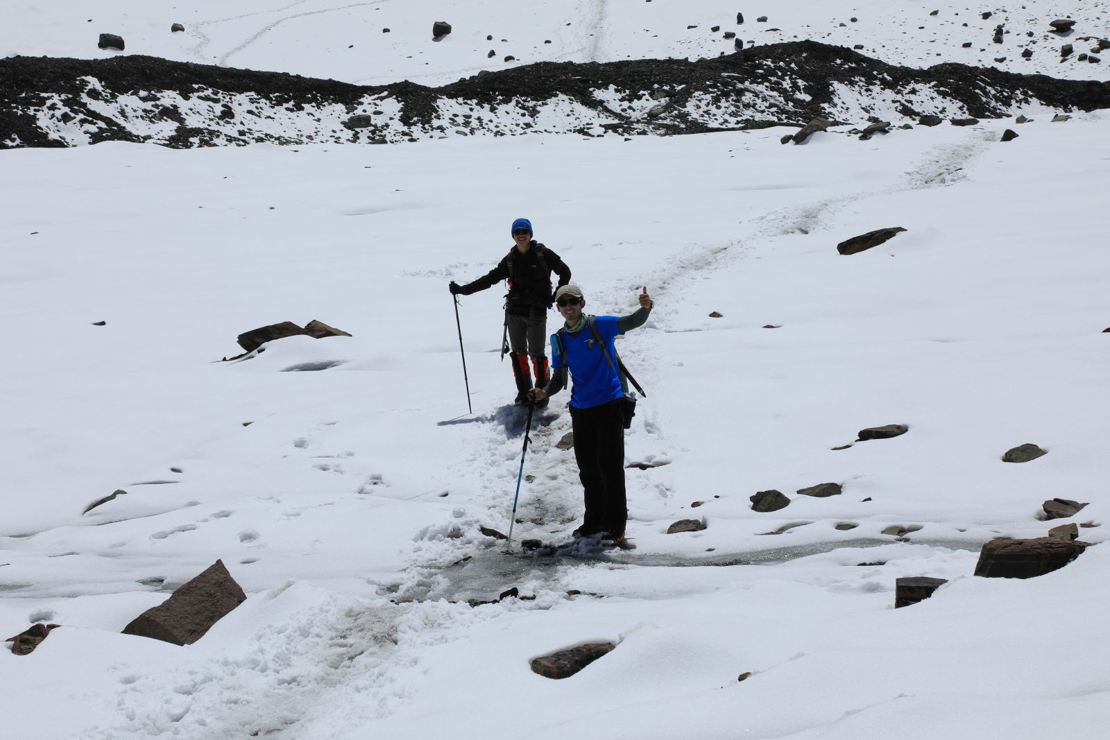 日本隊員原本要跟我們一起前往C1